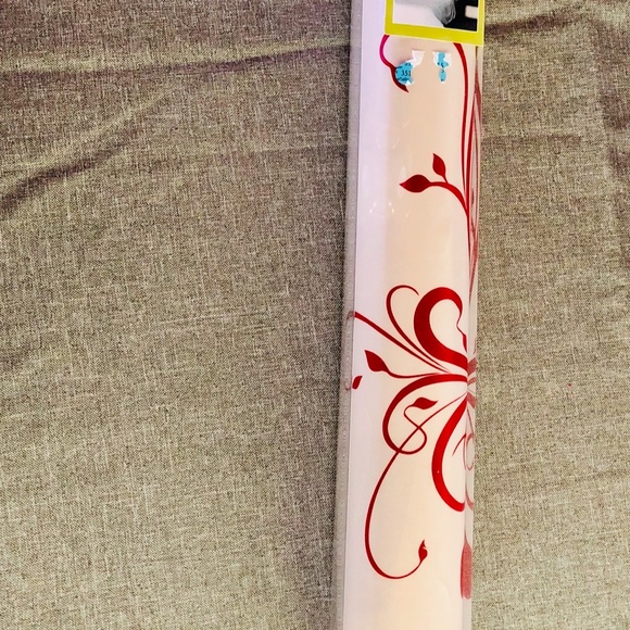 NWT Peel and stick wall art "LOVE" - Picture 3 of 4